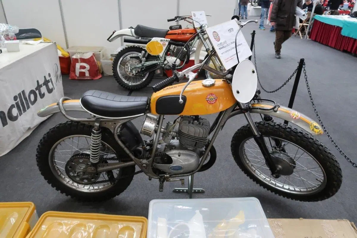 Epoca: Guzzi e Gilera protagoniste alla Mostra Scambio di Novegro  (34)