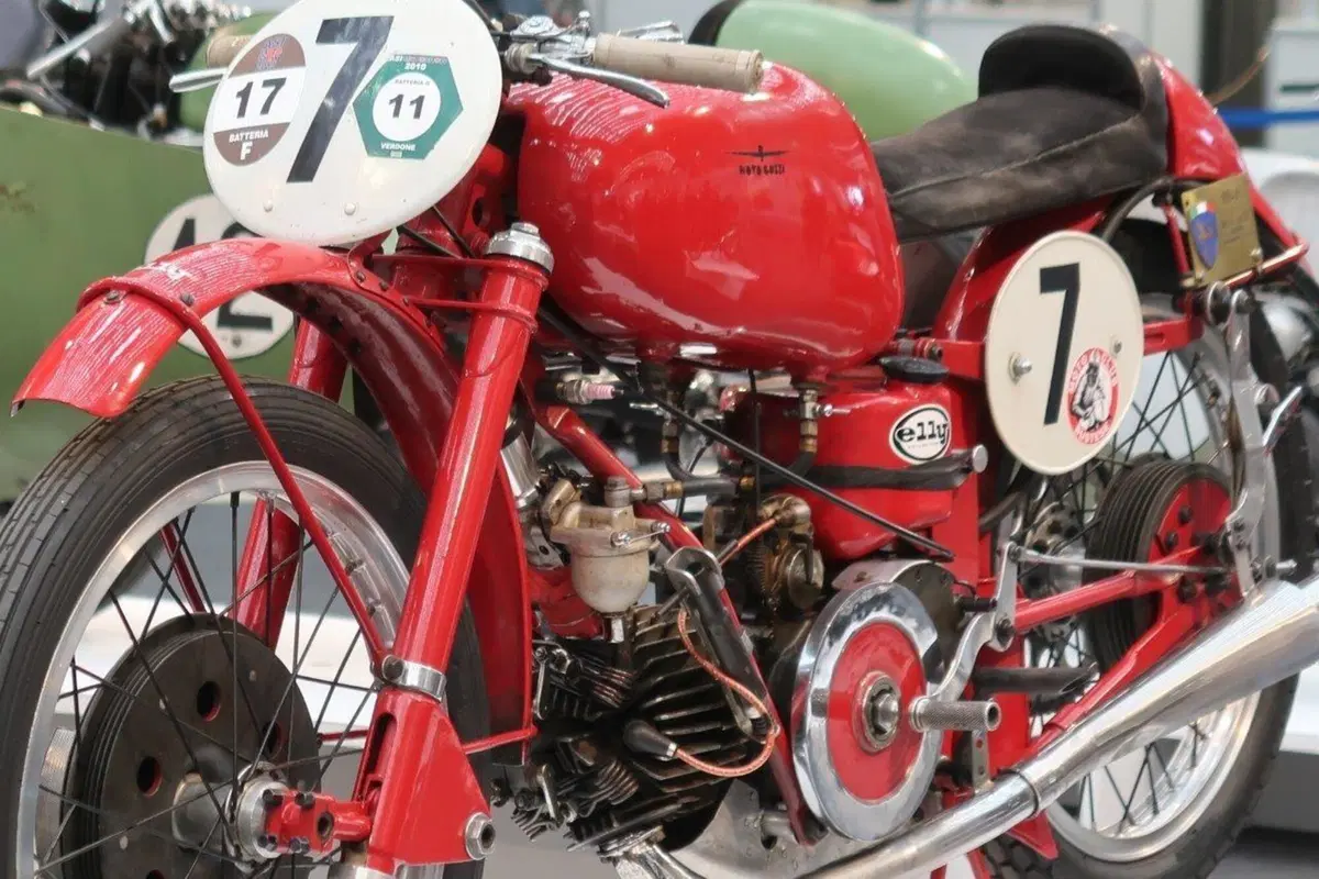 Epoca: Guzzi e Gilera protagoniste alla Mostra Scambio di Novegro  (40)