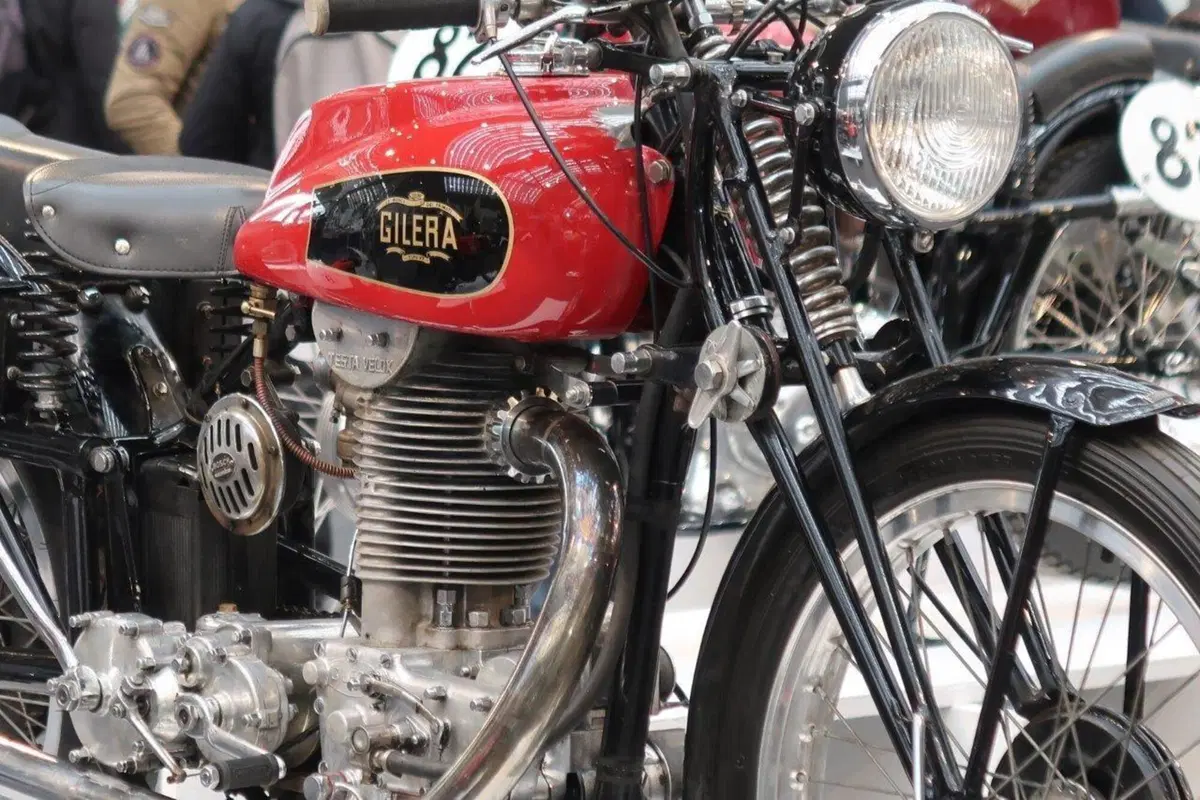 Epoca: Guzzi e Gilera protagoniste alla Mostra Scambio di Novegro  (49)