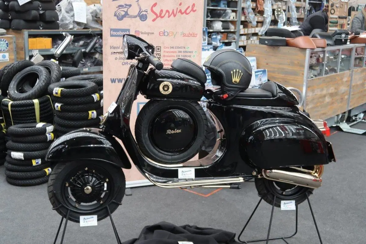 Epoca: Guzzi e Gilera protagoniste alla Mostra Scambio di Novegro  (44)