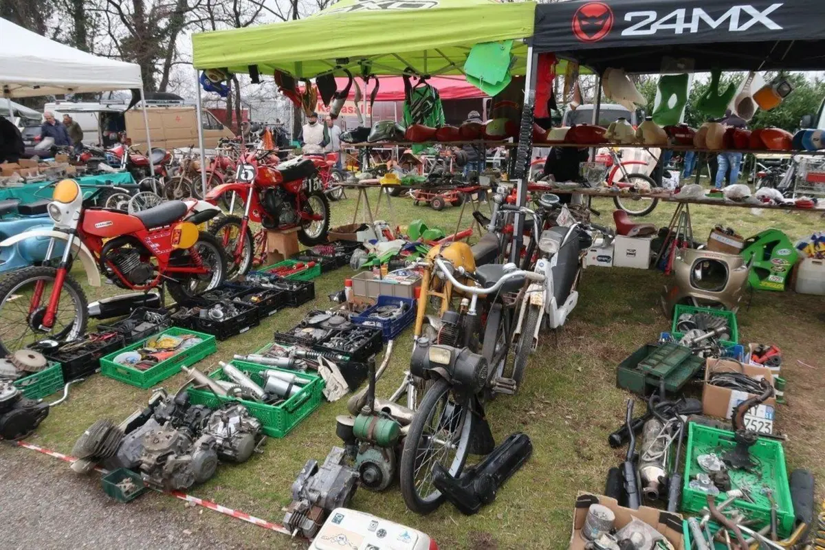 Epoca: Guzzi e Gilera protagoniste alla Mostra Scambio di Novegro  (66)