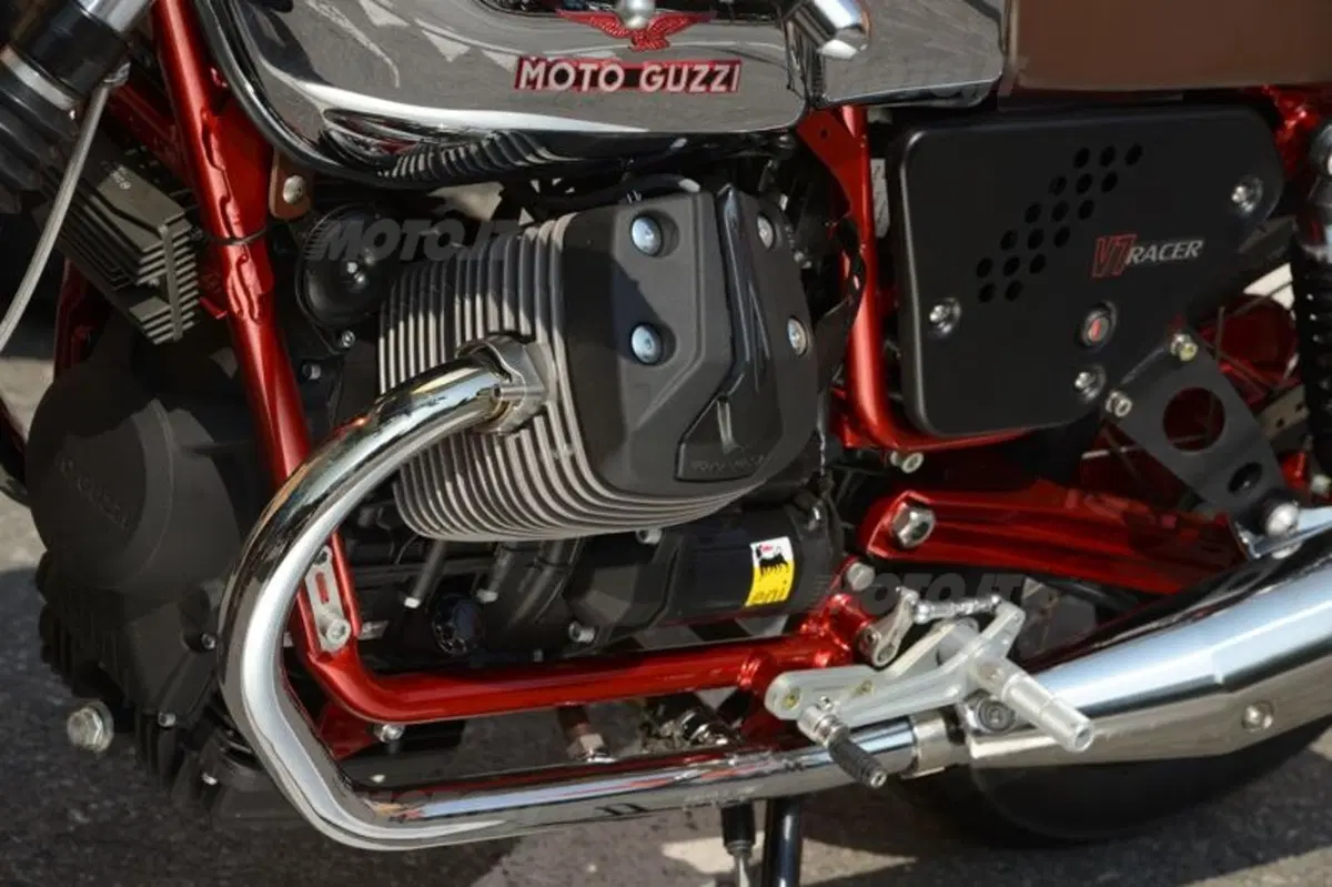 Moto Guzzi V7 2014 Stone, Special e Racer   (34)