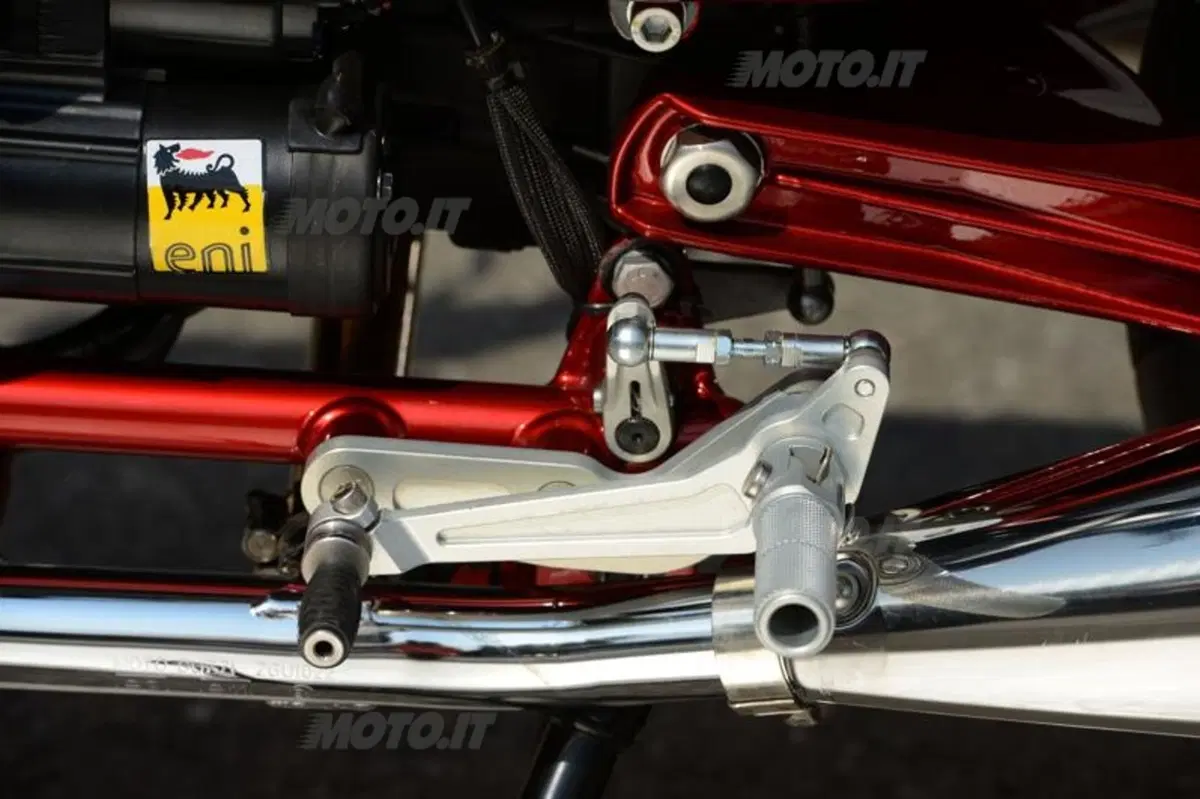 Moto Guzzi V7 2014 Stone, Special e Racer   (36)