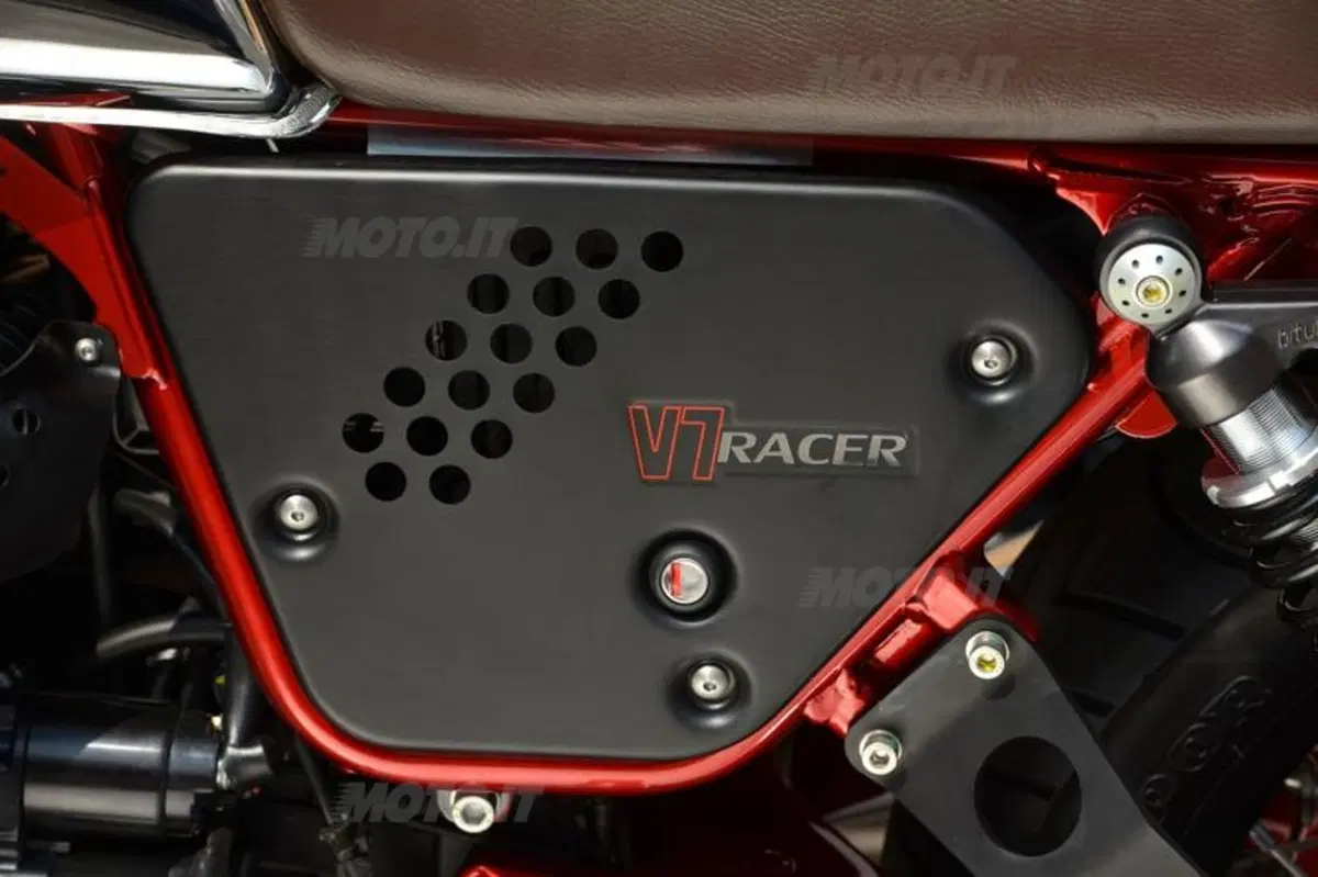 Moto Guzzi V7 2014 Stone, Special e Racer   (37)