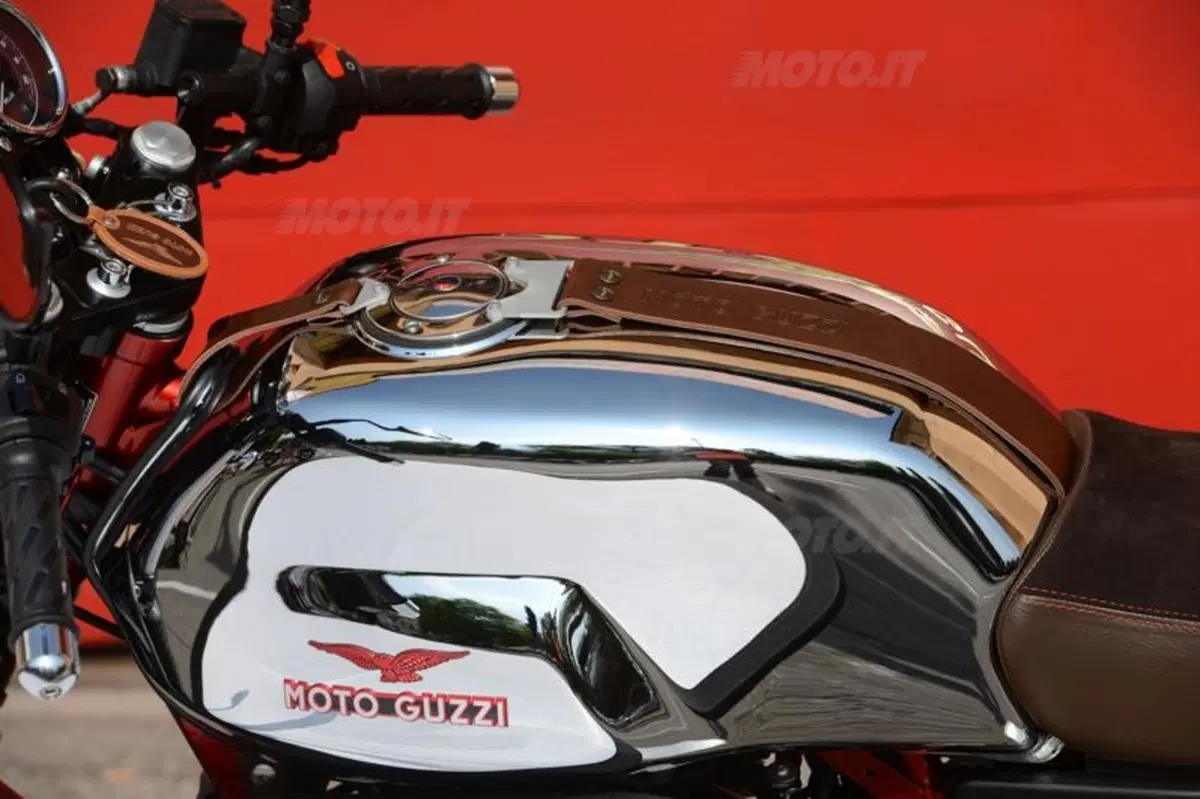 Moto Guzzi V7 2014 Stone, Special e Racer   (40)