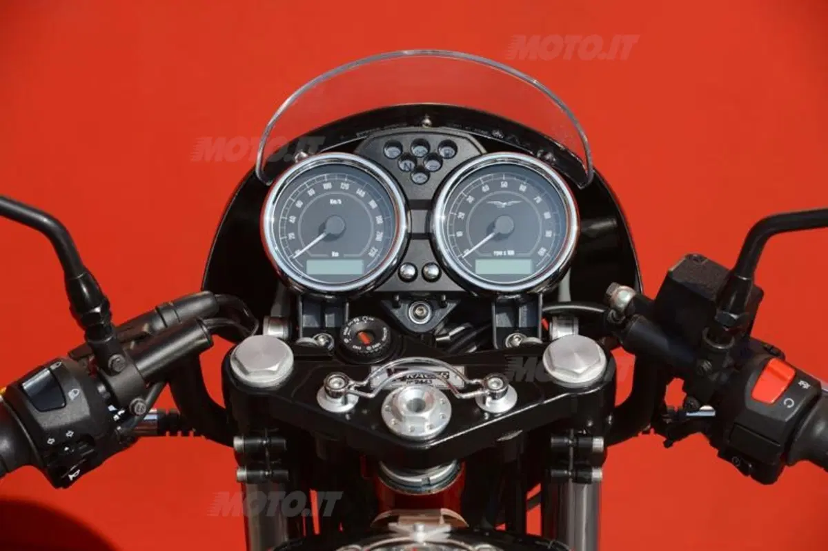 Moto Guzzi V7 2014 Stone, Special e Racer   (43)