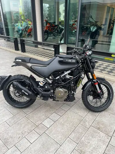 Husqvarna Svartpilen 401 (2021 - 23) nuova