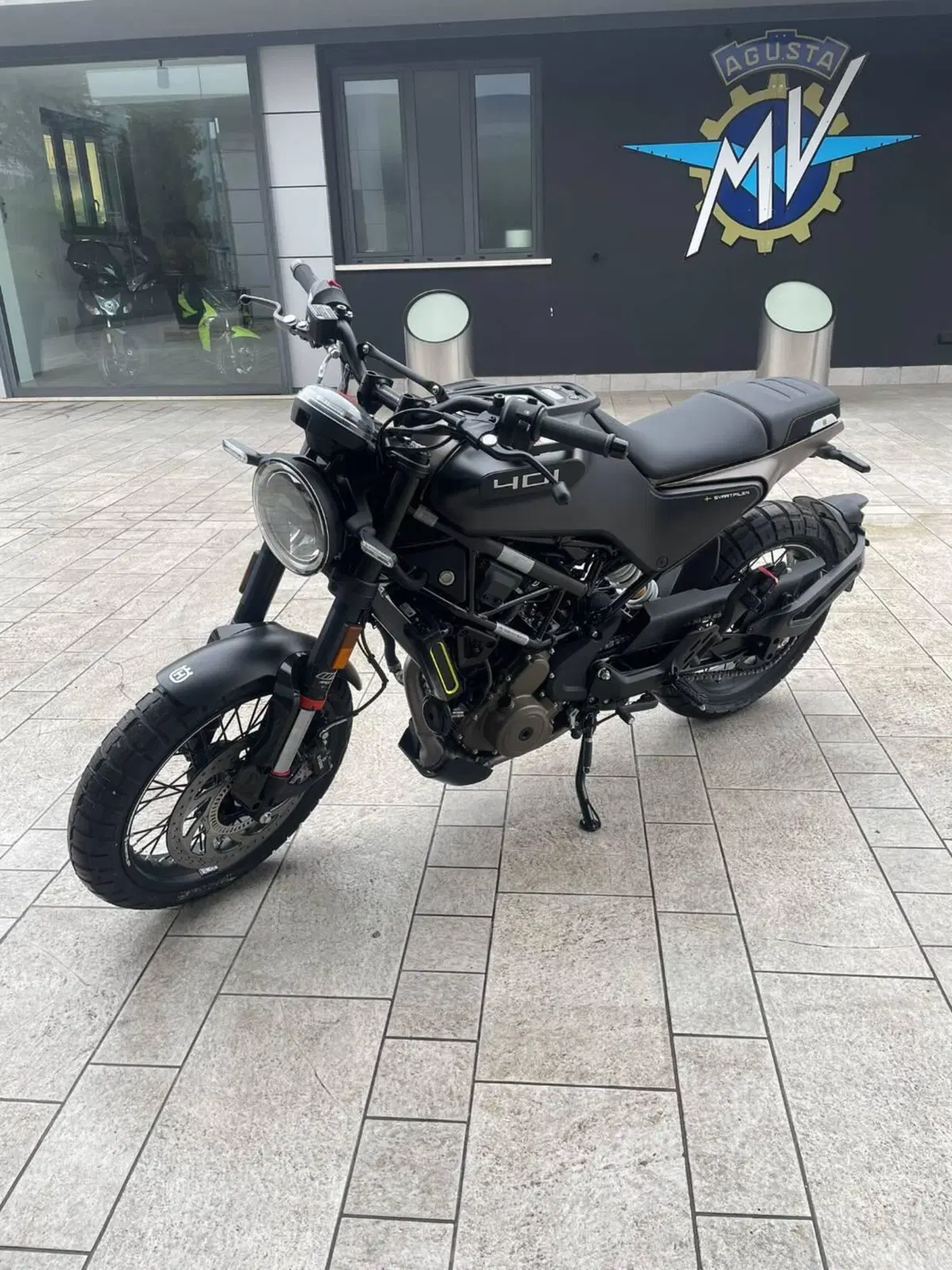 Husqvarna Svartpilen 401 (2021 - 23) (3)