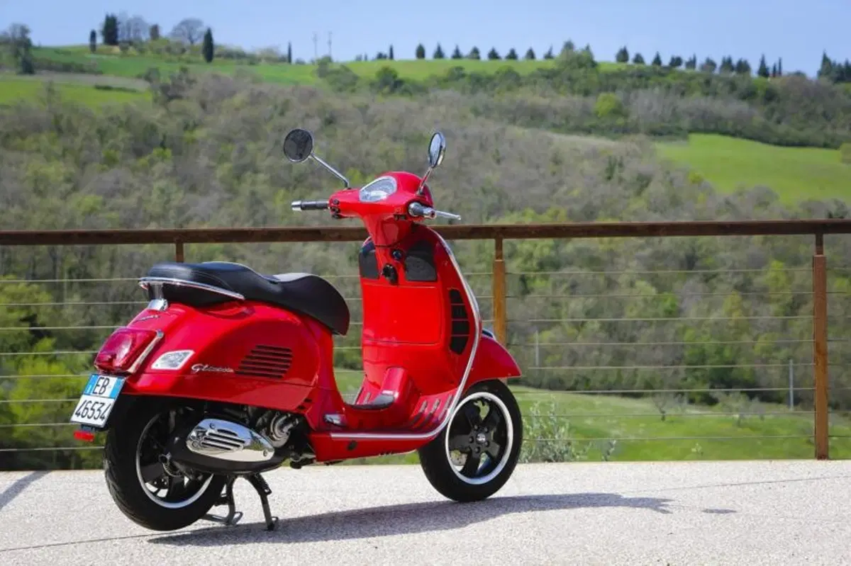 Vespa GTS e GTS Super 300 ABS (11)