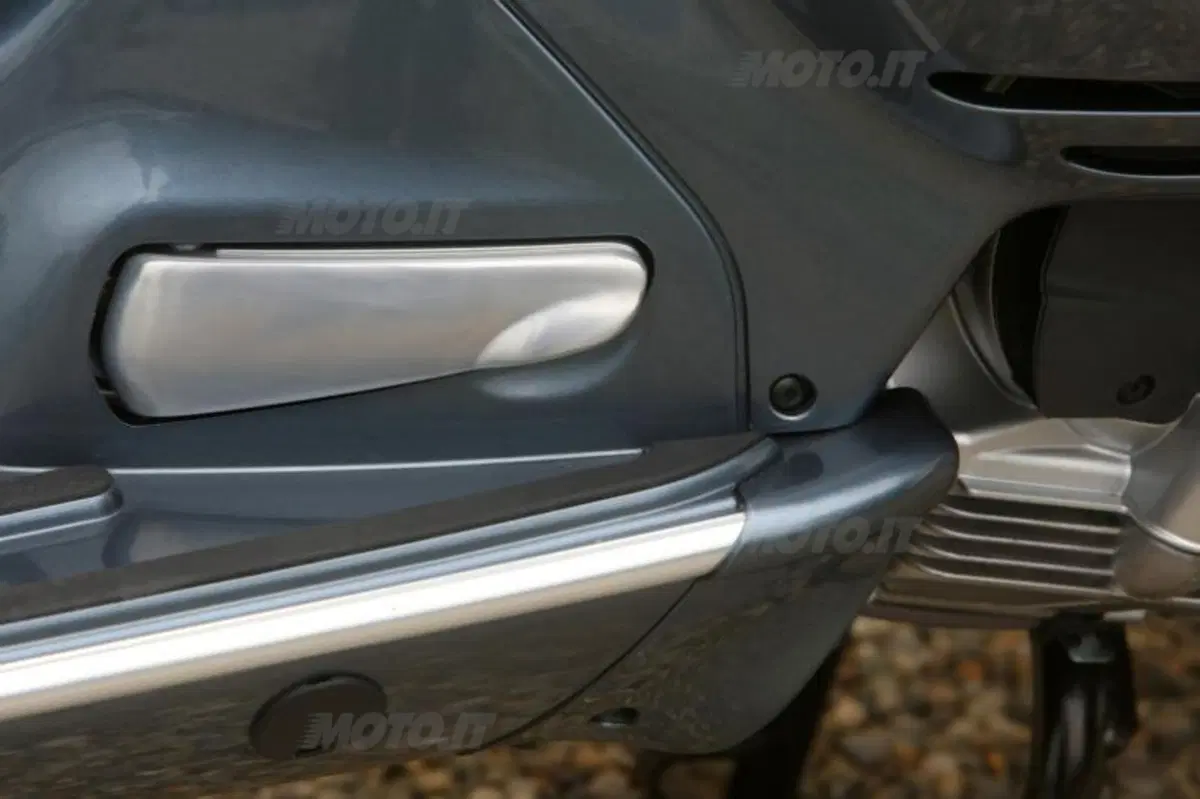 Vespa GTS e GTS Super 300 ABS (15)