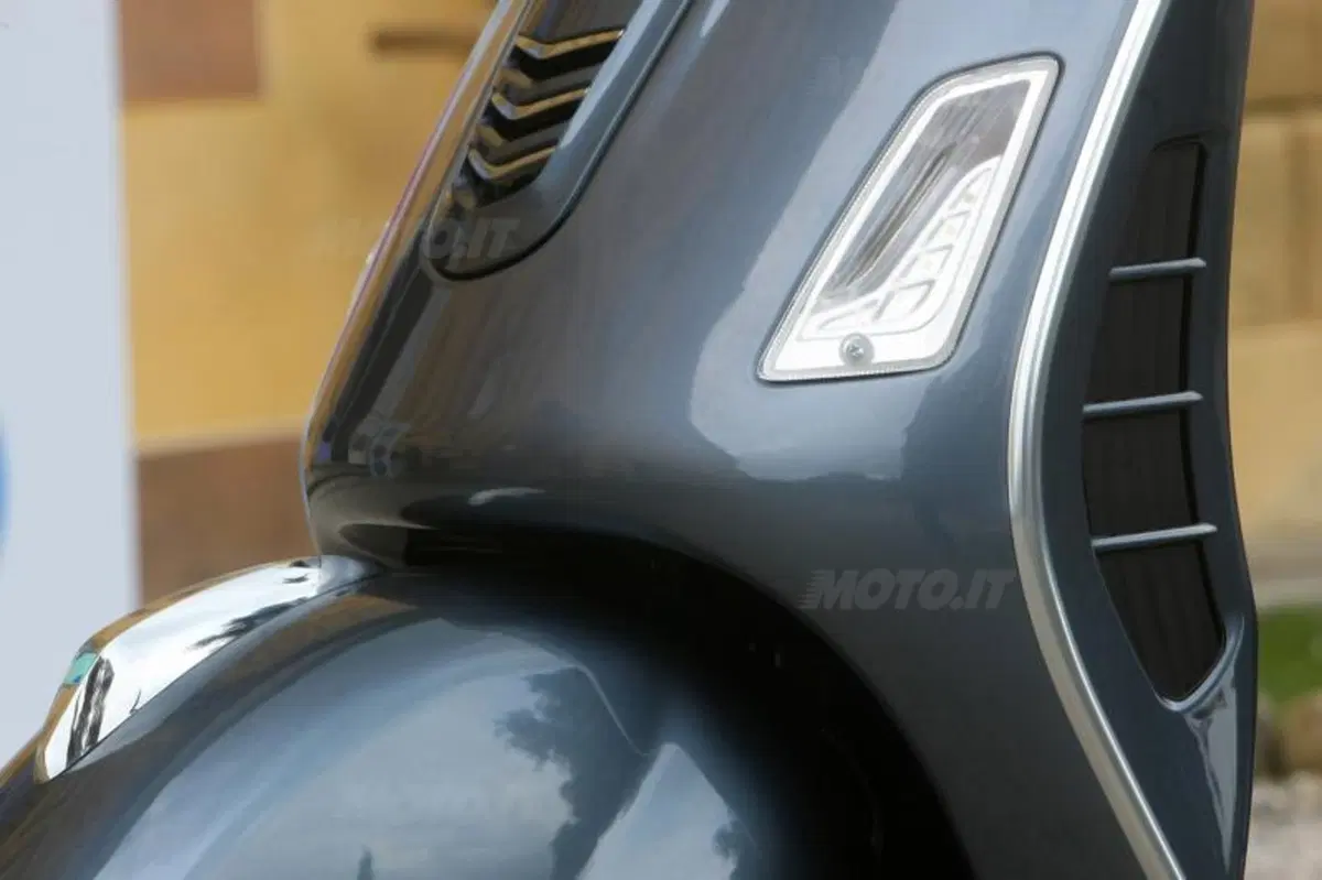 Vespa GTS e GTS Super 300 ABS (20)
