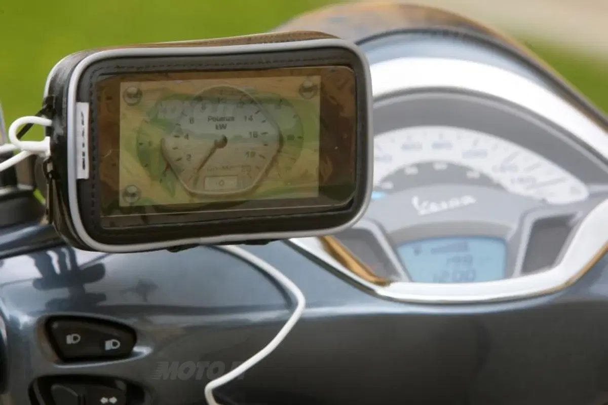 Vespa GTS e GTS Super 300 ABS (21)