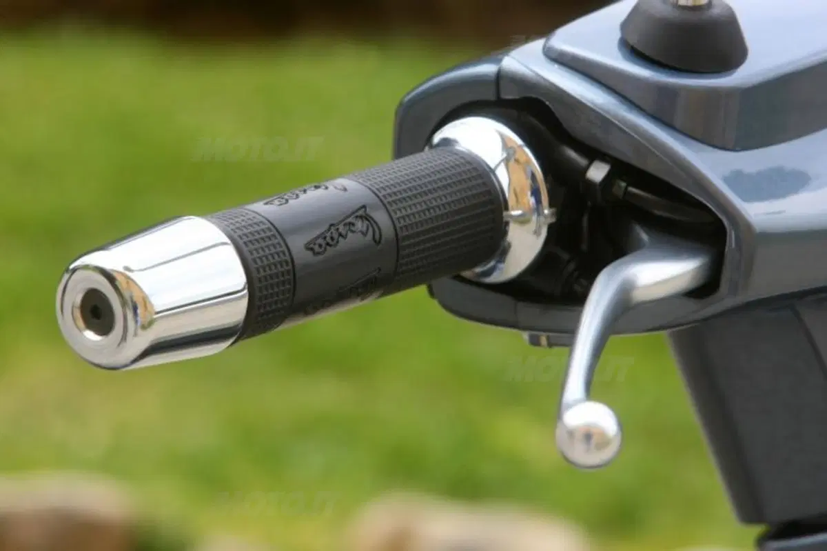 Vespa GTS e GTS Super 300 ABS (27)