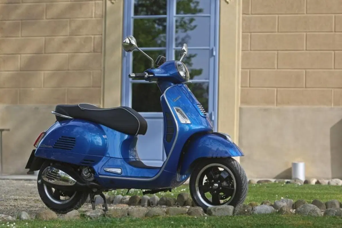 Vespa GTS e GTS Super 300 ABS (33)