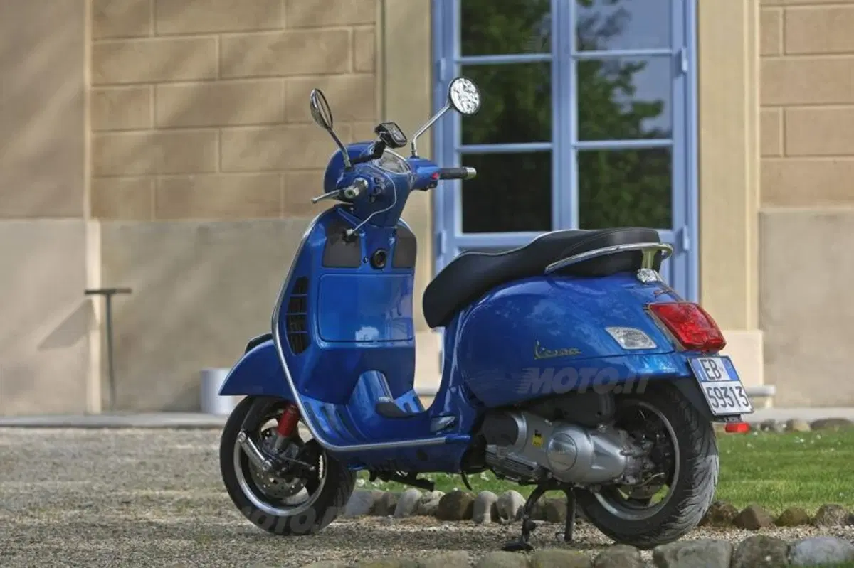 Vespa GTS e GTS Super 300 ABS (34)