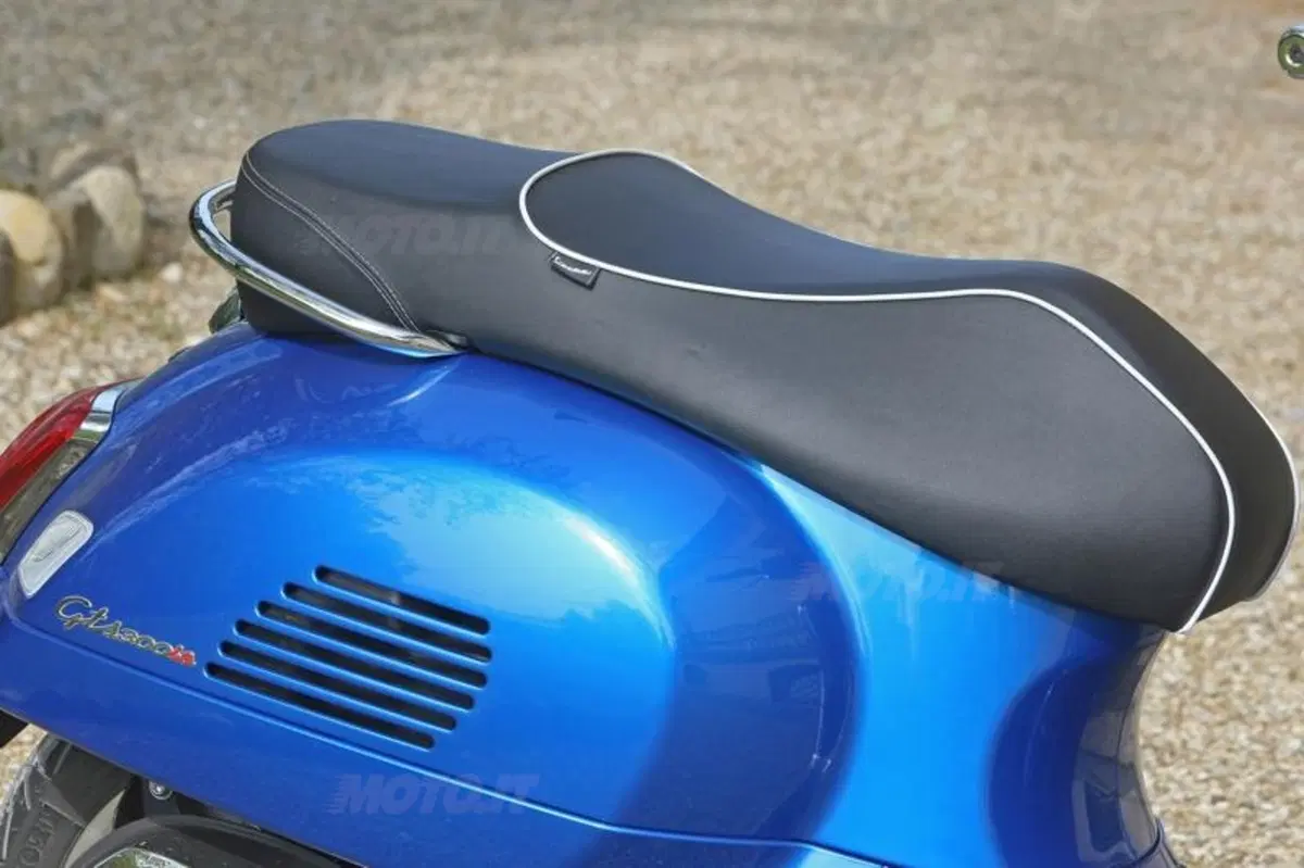 Vespa GTS e GTS Super 300 ABS (44)