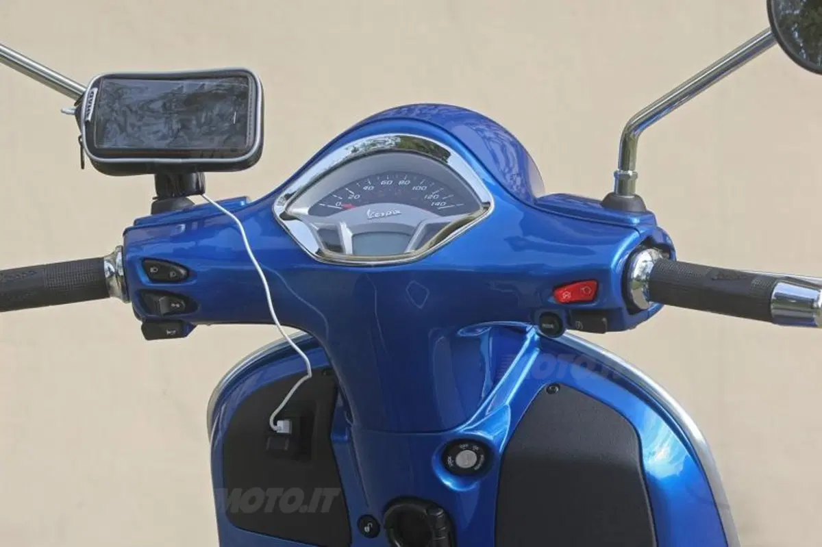 Vespa GTS e GTS Super 300 ABS (49)