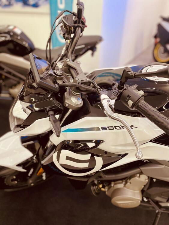 CFMOTO 650NK (2021 - 24) (3)