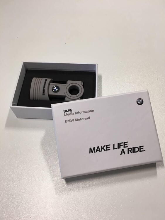 BMW Motorrad USB ORIGINALE NUOVA.