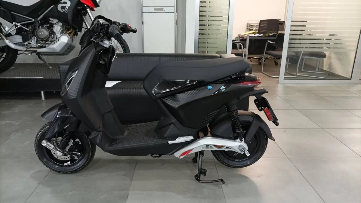 Piaggio 1 (2022 - 26) (4)