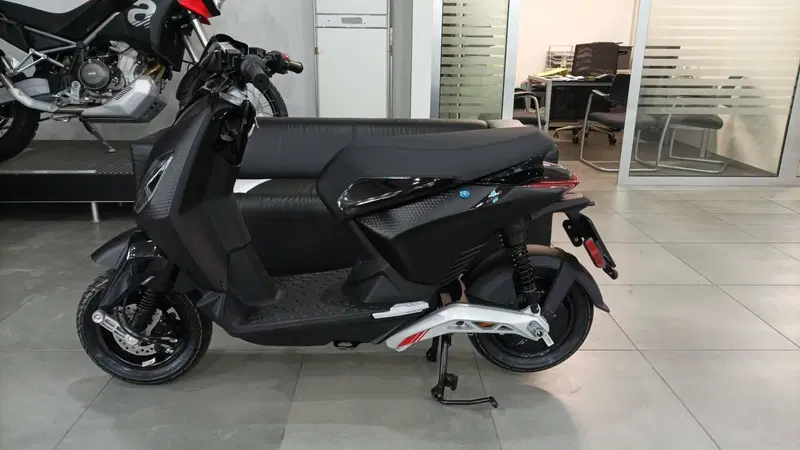 Piaggio 1 (2022 - 26) (4)