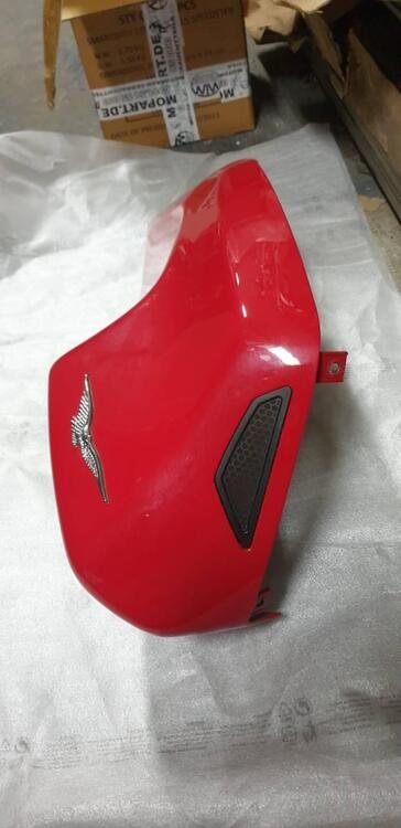 Coperchio serbatoio dx V85TT Rosso Vulcano E4 - VV Moto Guzzi (3)