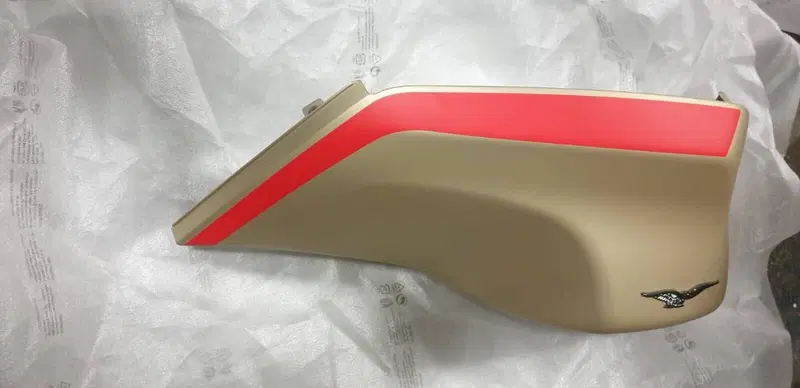 Coperchio serbatoio dx V85TT Travel E4- VV Moto Guzzi (2)