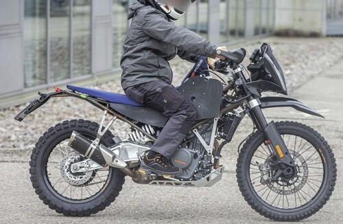 Una nuova KTM 390 enduro, e non Adventure, è in arrivo [Foto Spia]