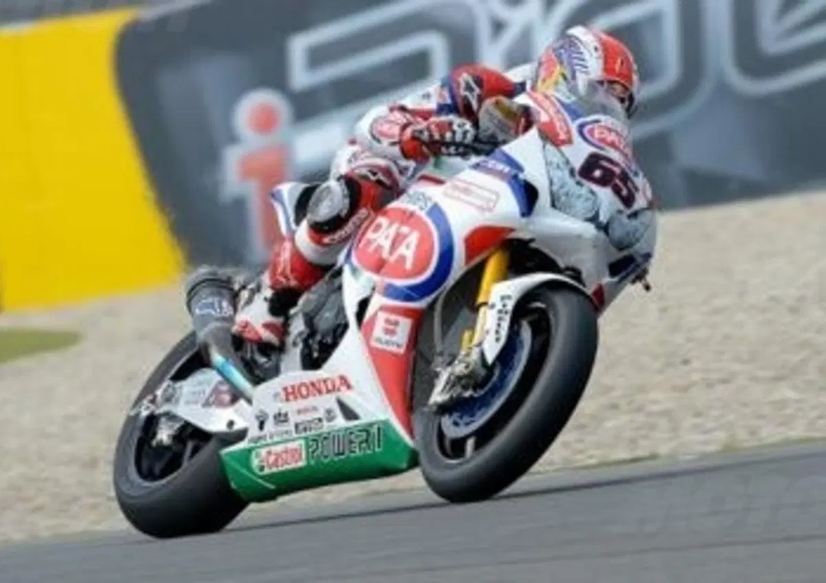 SBK. Rea &egrave; il pi&ugrave; veloce nel primo turno di prove ad Assen