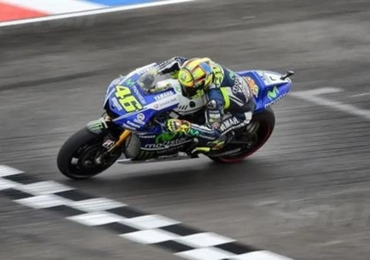 Rossi: "Honda, nettamente la moto migliore"