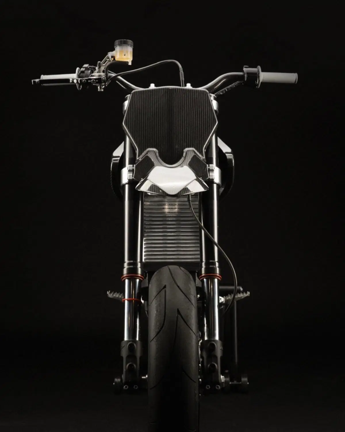 Axiis svela al Liion. Motard elettrico da 720 Nm (2)