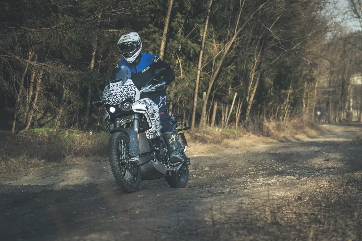 MV Agusta Lucky Explorer 9.5: TEST anteprima del prototipo su strada e offroad! (6)