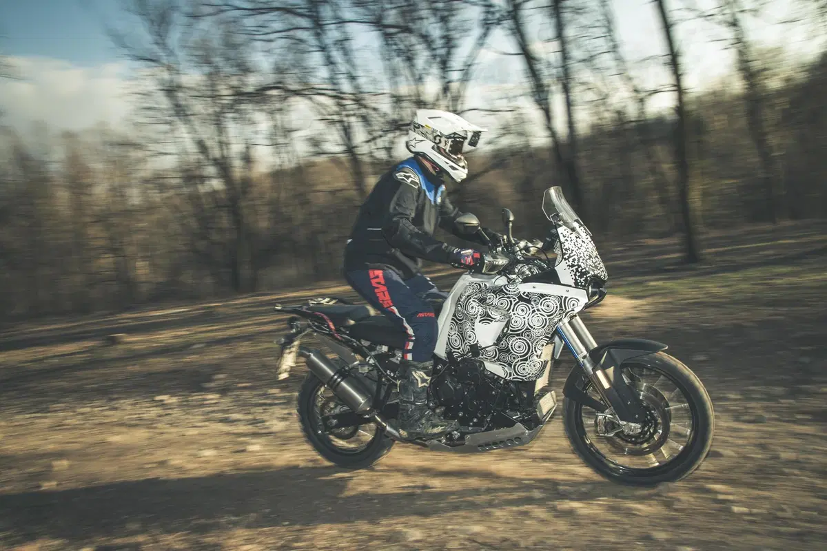 MV Agusta Lucky Explorer 9.5: TEST anteprima del prototipo su strada e offroad!
