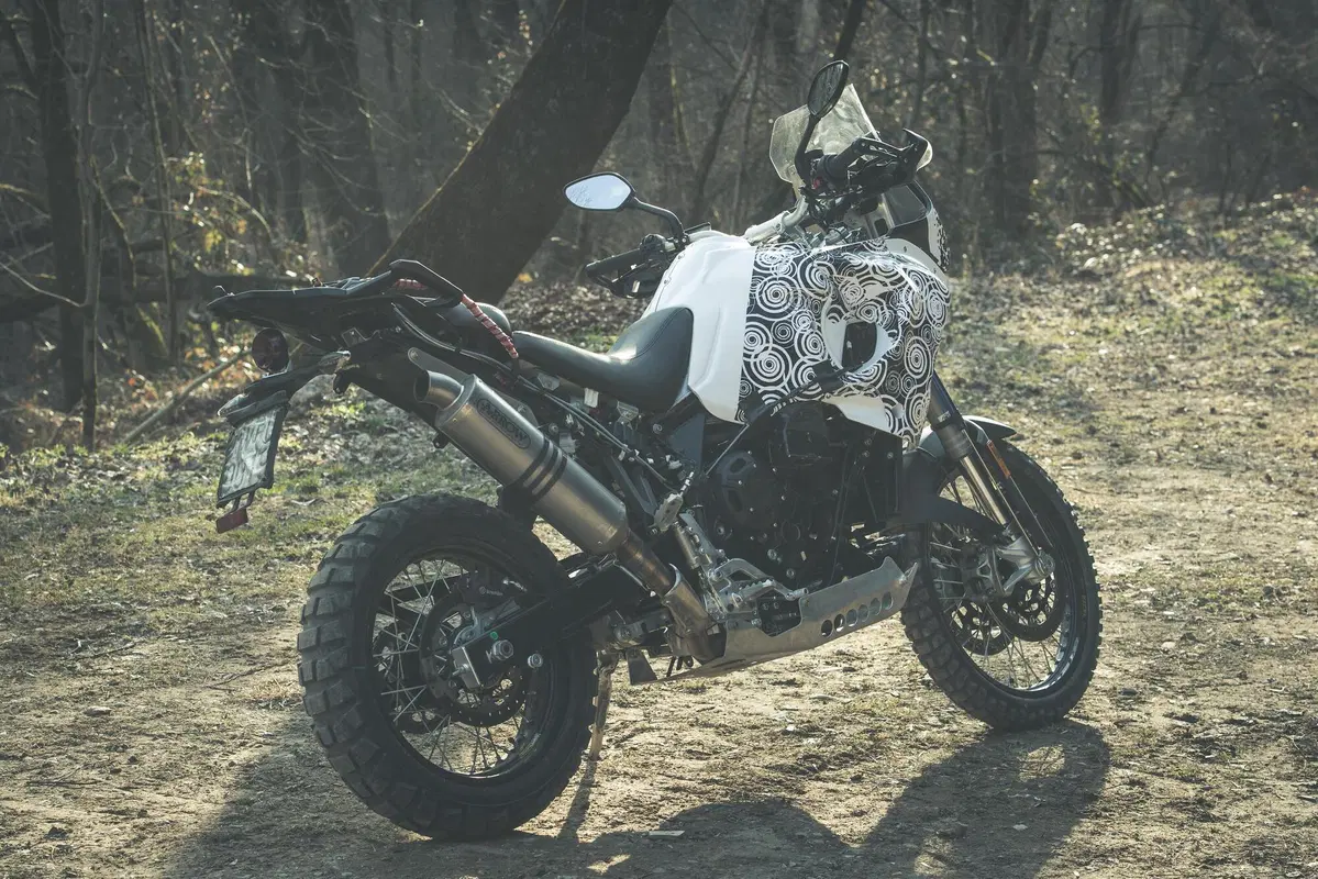 MV Agusta Lucky Explorer 9.5: TEST anteprima del prototipo su strada e offroad! (10)