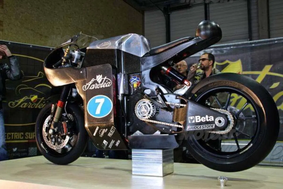 Saroléa rinasce al TT con la SP7