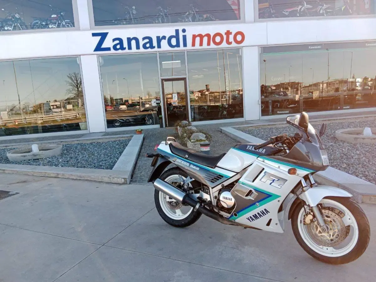Yamaha fz 750
