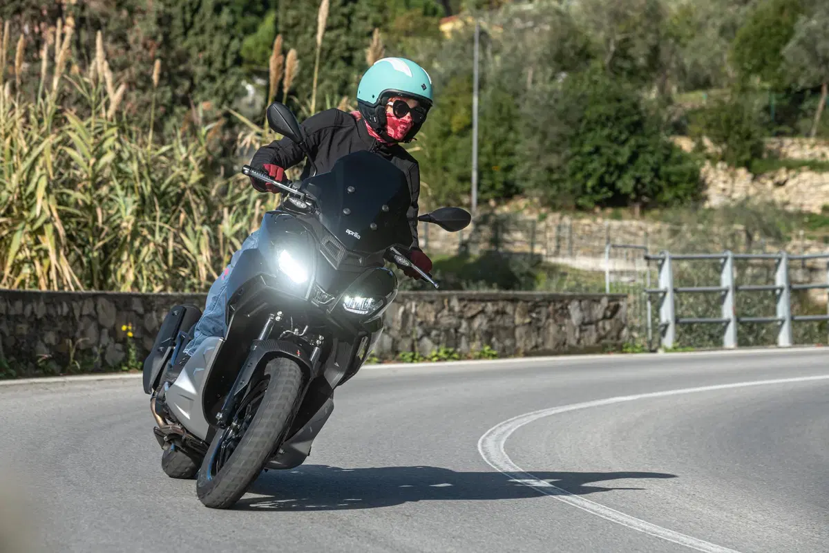 Aprilia SR GT 125 e 200 TEST: più crossover che GT!