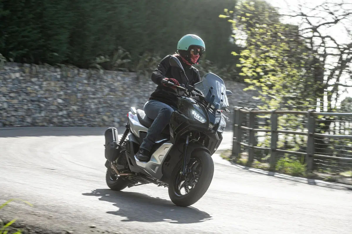 Aprilia SR GT 125 e 200 TEST: più crossover che GT! (11)
