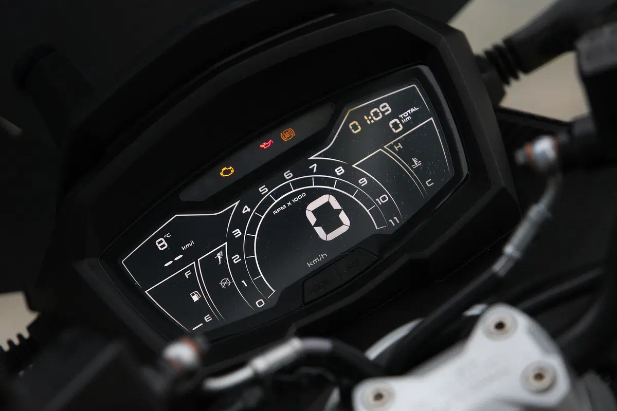 Aprilia SR GT 125 e 200 TEST: più crossover che GT! (36)