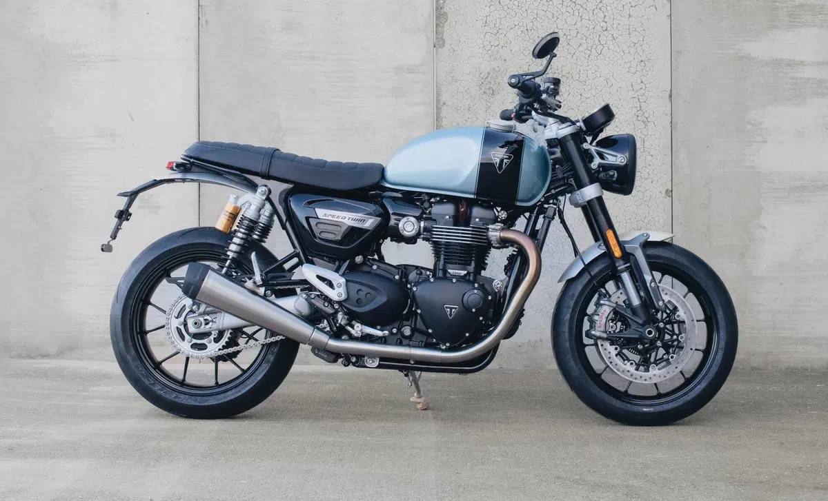 Triumph Speed Twin 1200 Speed Twin 1200 Breitling Limited Edition (2022 - 24) (2)