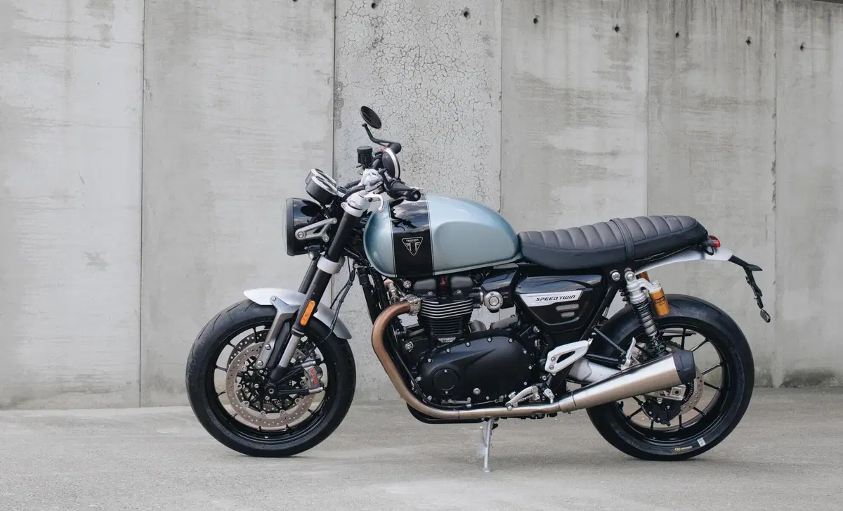 Triumph Speed Twin 1200 Speed Twin 1200 Breitling Limited Edition (2022 - 24) (3)