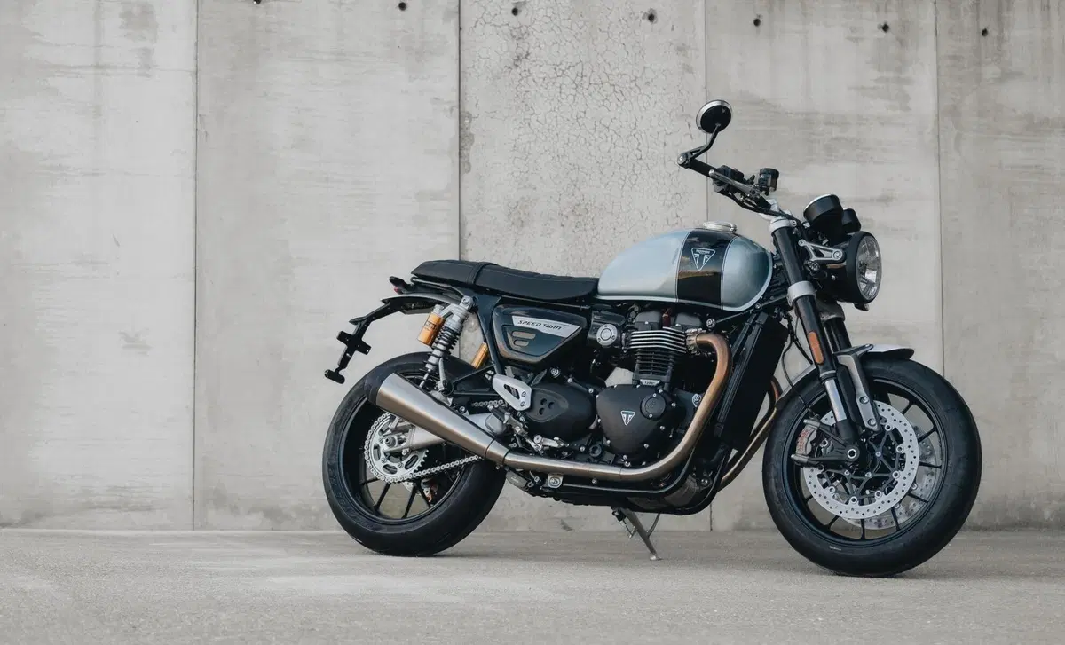 Triumph Speed Twin 1200 Speed Twin 1200 Breitling Limited Edition (2022 - 24) (4)
