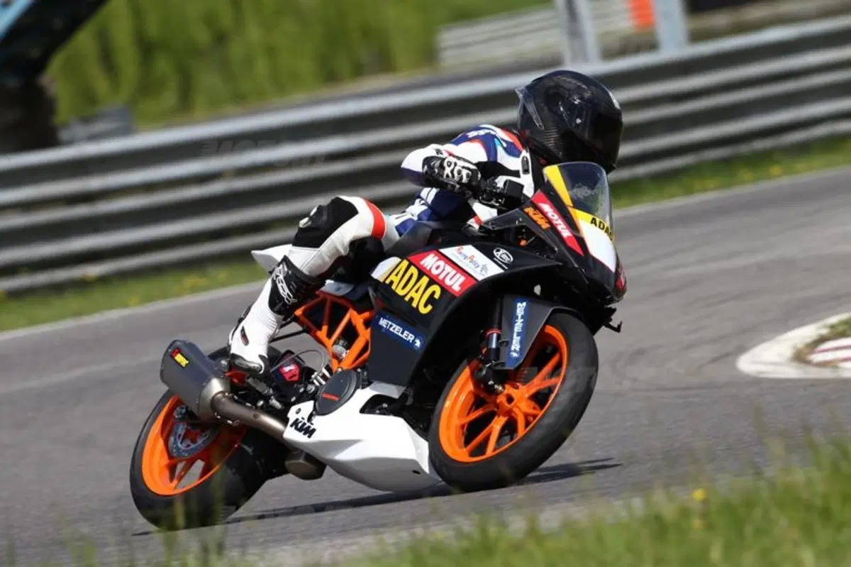 KTM RC 390 Cup (2)