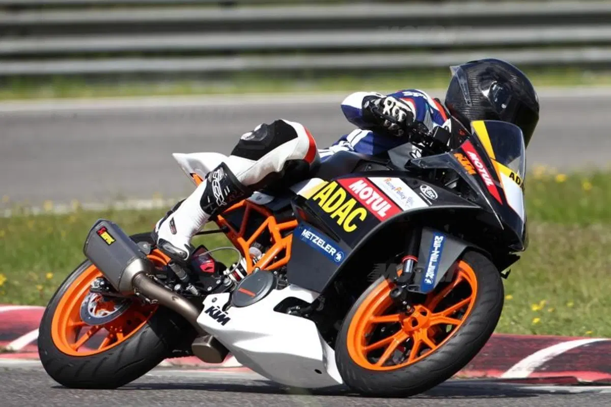 KTM RC 390 Cup (6)