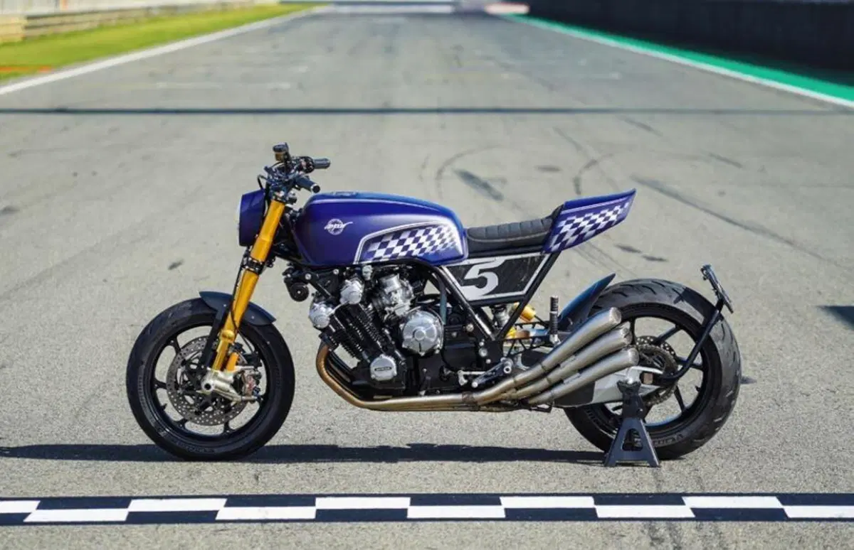 La Honda CBX1000, un po' Aprilia MotoGP, di Jorge 'Aspar' Martinez (12)