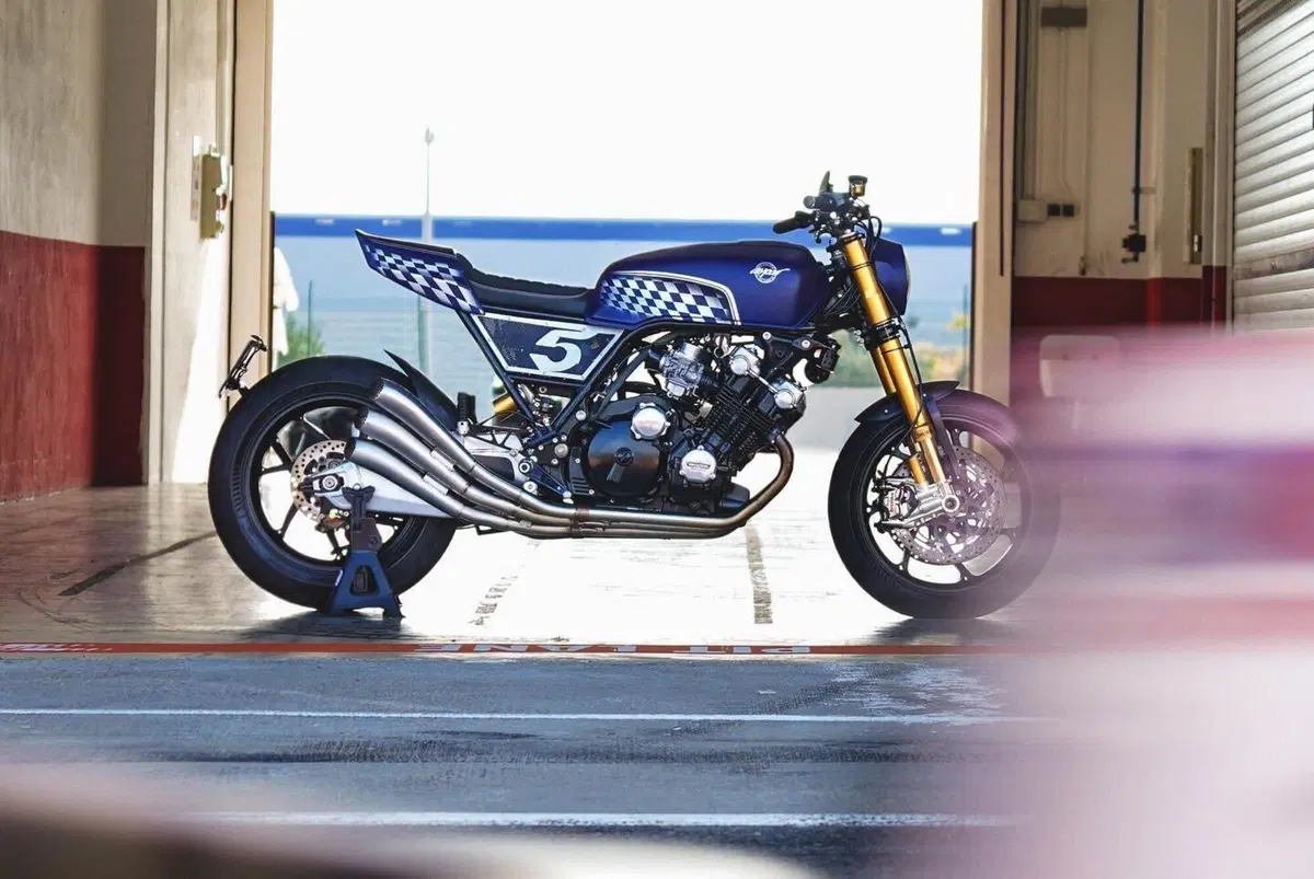La Honda CBX1000, un po' Aprilia MotoGP, di Jorge "Aspar" Martinez