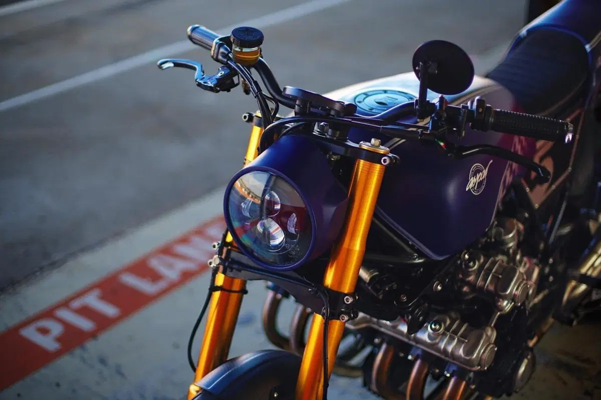 La Honda CBX1000, un po' Aprilia MotoGP, di Jorge 'Aspar' Martinez (2)