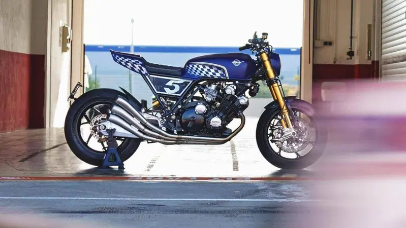 La Honda CBX1000, un po' Aprilia MotoGP, di Jorge "Aspar" Martinez