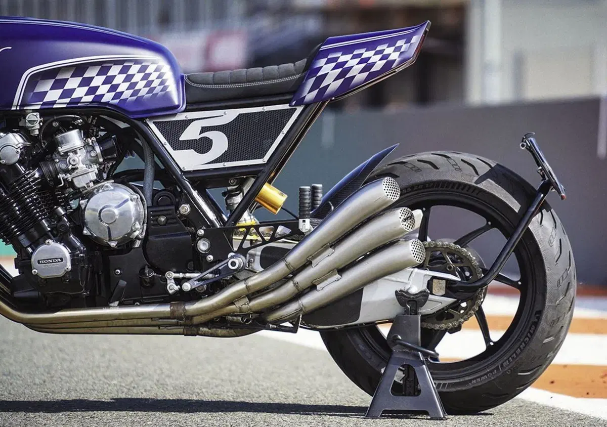 La Honda CBX1000, un po' Aprilia MotoGP, di Jorge 'Aspar' Martinez (11)
