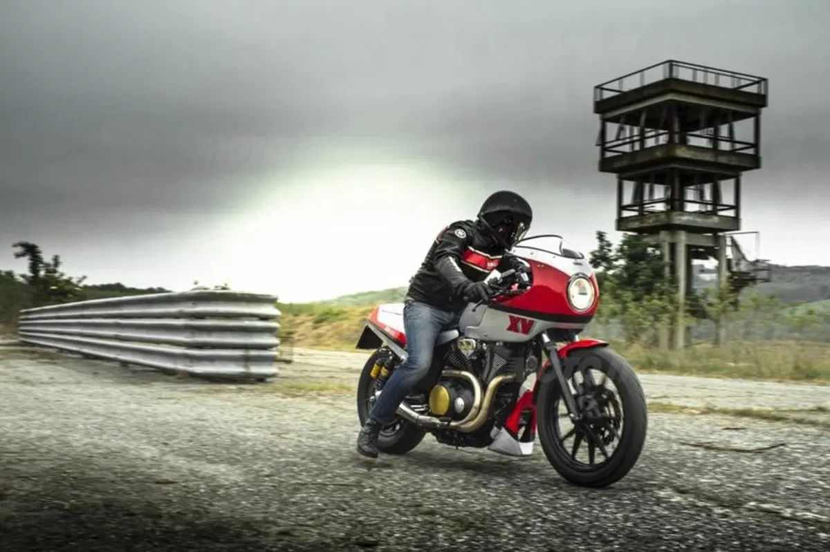 Yamaha XV 950 Yard Built Pure Sports (3)
